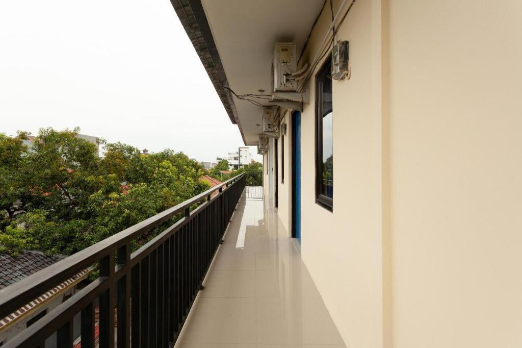 Richmond Guest House Cirebon Redpartner Екстер'єр фото