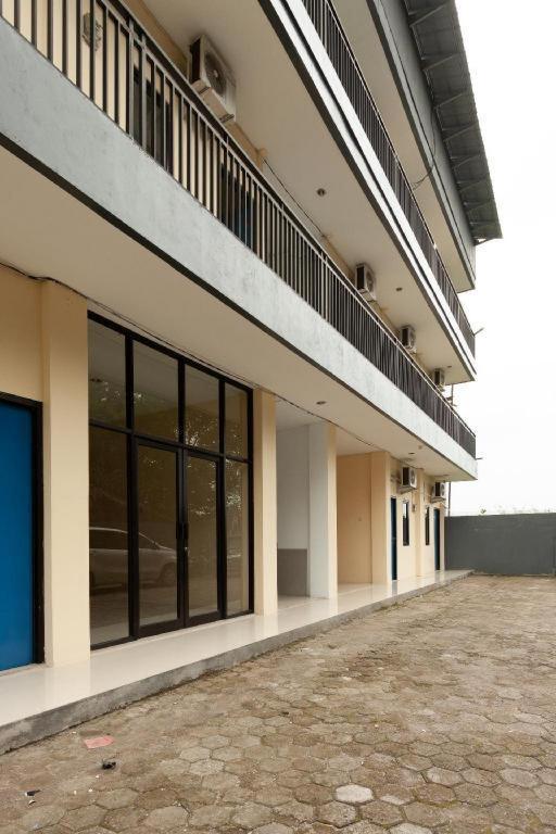 Richmond Guest House Cirebon Redpartner Екстер'єр фото