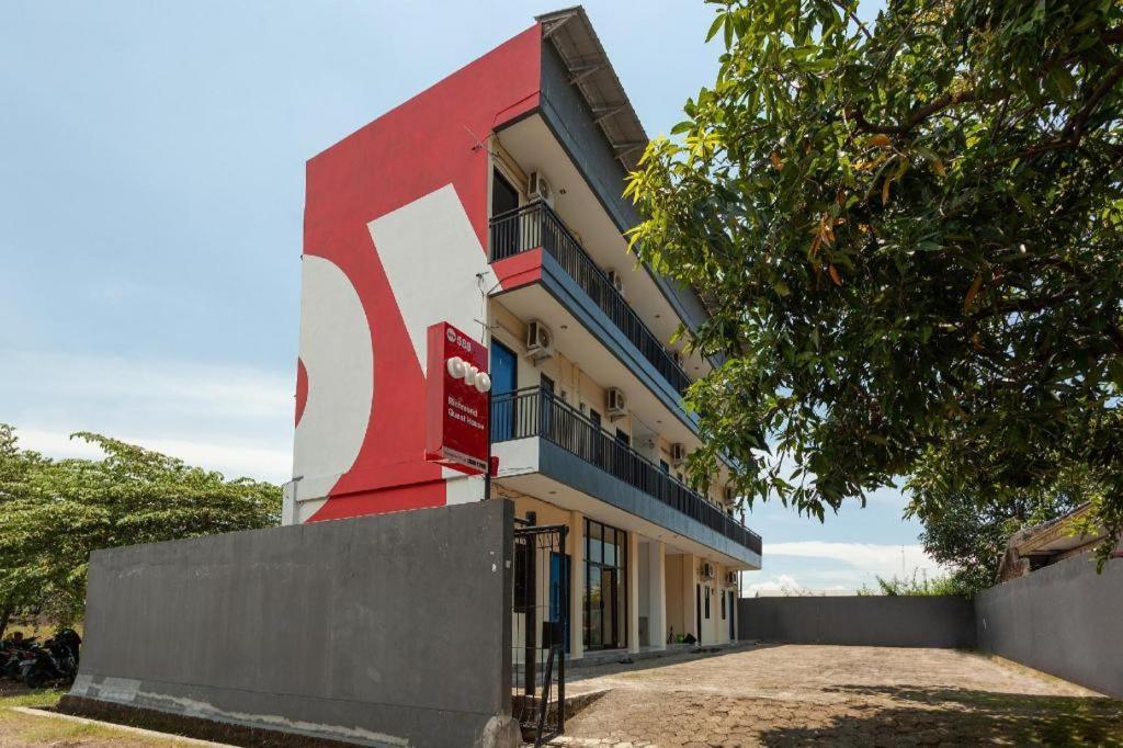 Richmond Guest House Cirebon Redpartner Екстер'єр фото