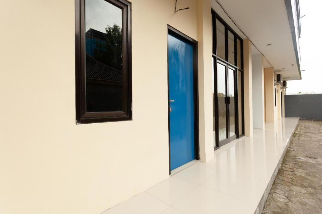 Richmond Guest House Cirebon Redpartner Екстер'єр фото