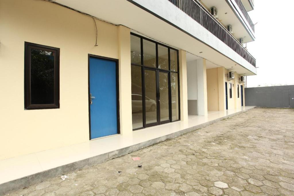 Richmond Guest House Cirebon Redpartner Екстер'єр фото